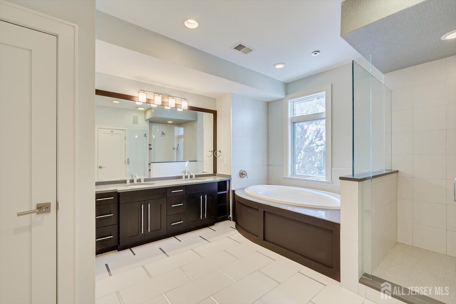 8707 Churchill Road Edgewater, NJ 07020 - Photo 41 of 59
