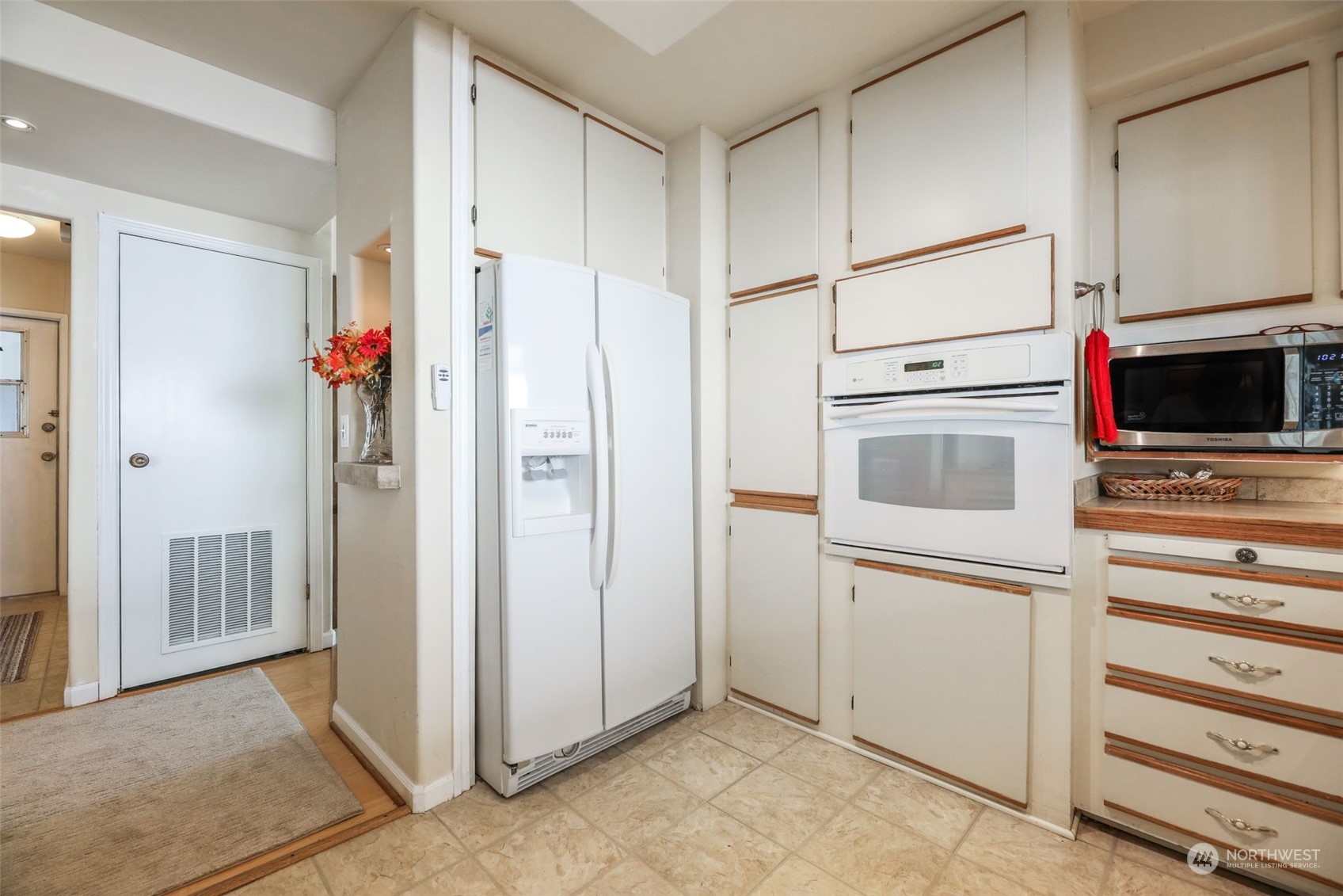 23708 Locust Way, Unit 15B Bothell, WA 98021 - Photo 12 of 40 Gallery Image 12