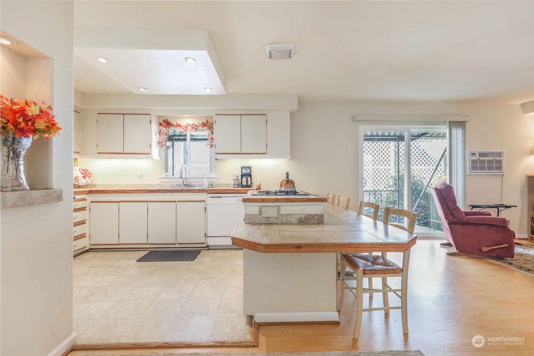 23708 Locust Way, Unit 15B Bothell, WA 98021 - Photo 14 of 40 Gallery Image 14