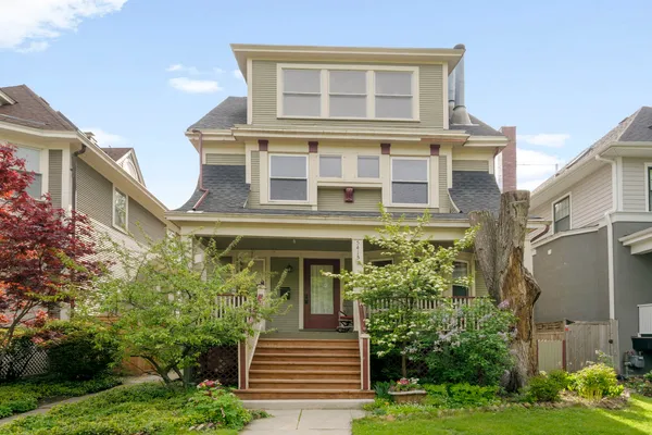 $9,800 | 5415 North Wayne Avenue, Chicago, IL 60640