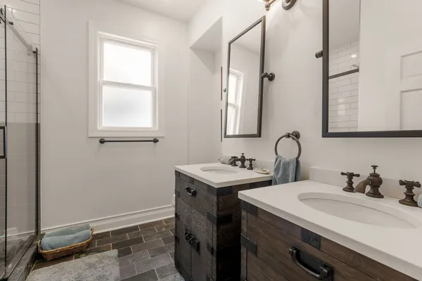 $9,800 | 5415 North Wayne Avenue, Chicago, IL 60640