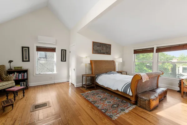 $9,800 | 5415 North Wayne Avenue, Chicago, IL 60640