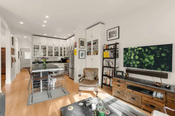 $9,800 | 5415 North Wayne Avenue, Chicago, IL 60640