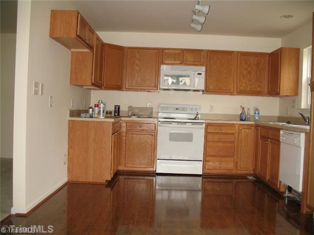 6105 Buckhorn Road Greensboro, NC 27410 - Photo 5 of 16 Kitchen.