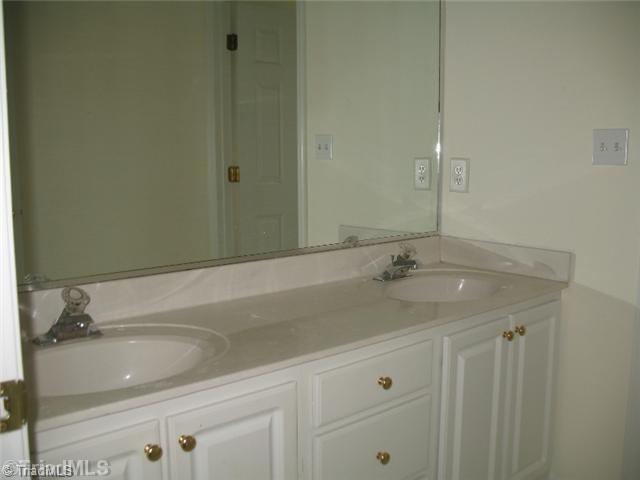 6105 Buckhorn Road Greensboro, NC 27410 - Photo 7 of 16 Master Bath/Spa.