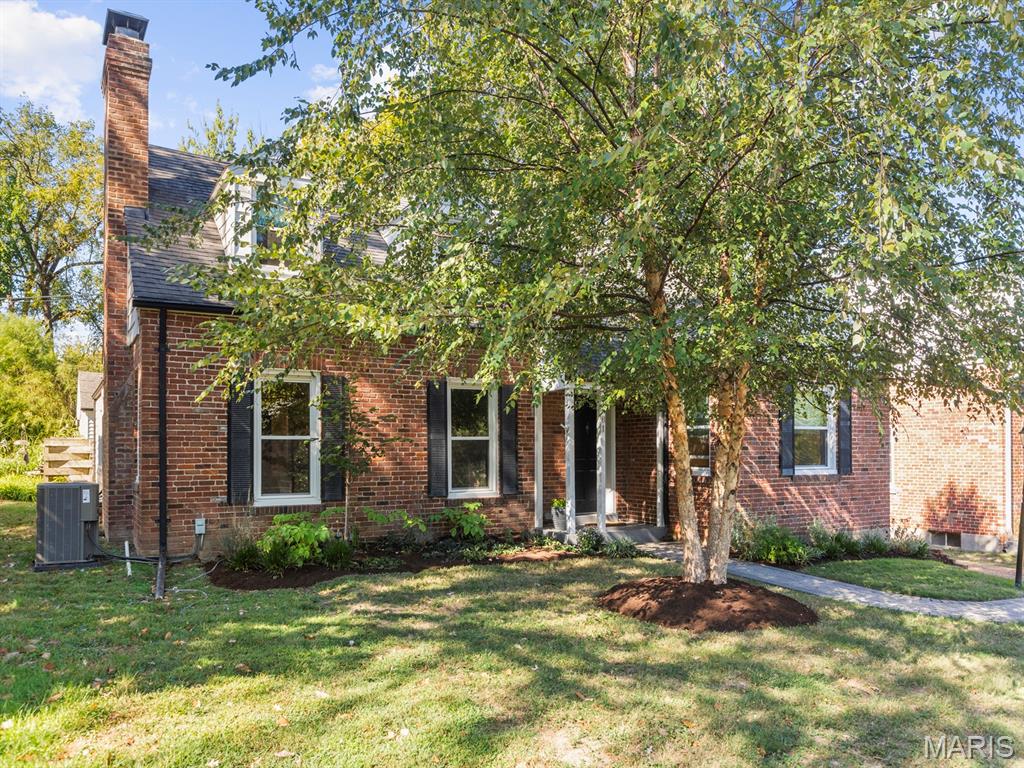 81 Highgate Road St. Louis, MO 63132 - Photo 1 of 23
