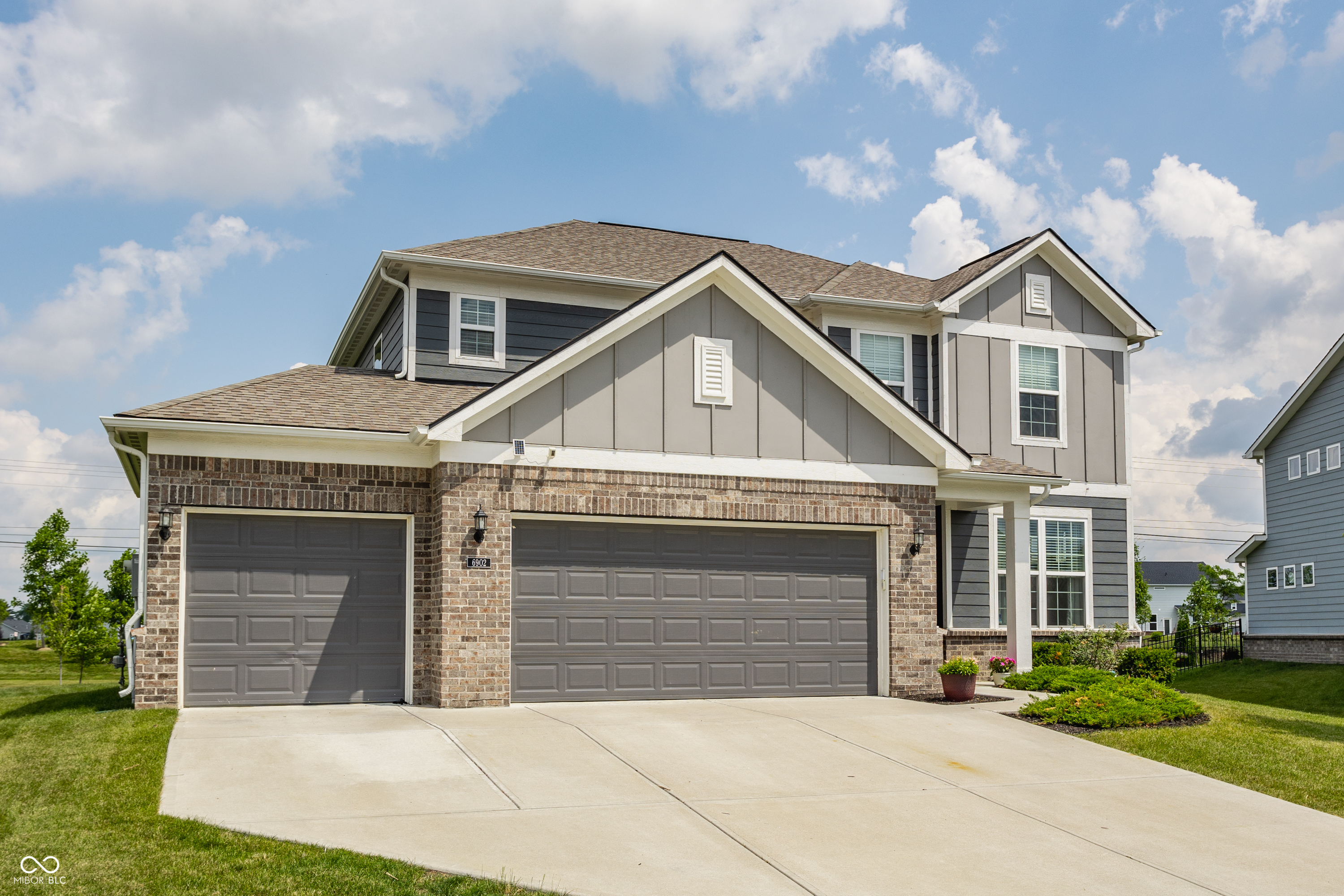 6902 Diamondleaf Way Brownsburg, IN 46112 - Photo 2 of 30