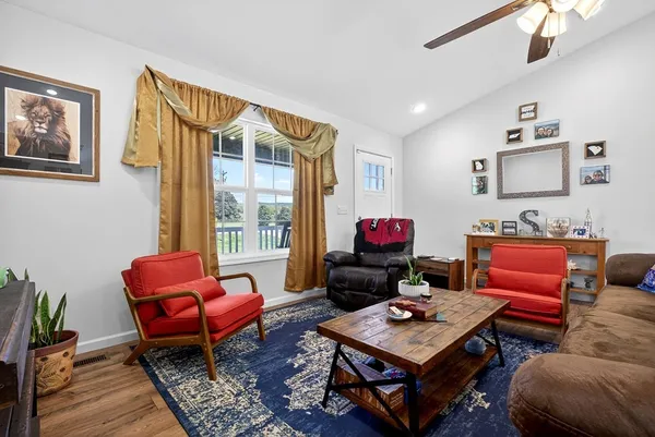 $325,000 | 8664 Old Kentucky Road, Sparta, TN 38583