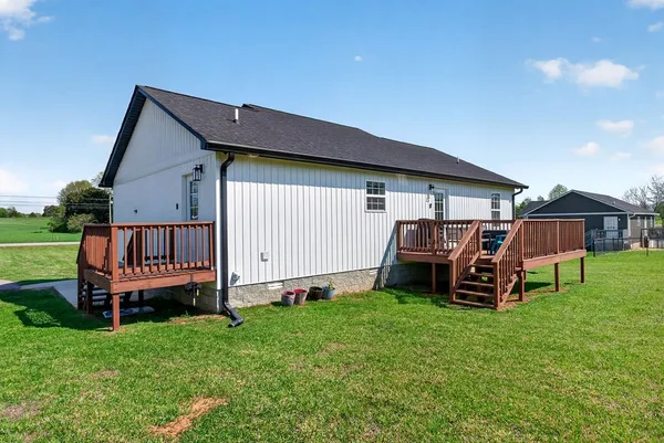 $325,000 | 8664 Old Kentucky Road, Sparta, TN 38583