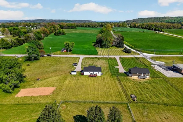 $325,000 | 8664 Old Kentucky Road, Sparta, TN 38583
