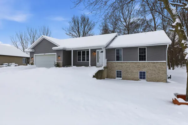 $407,000 | 7124 Pine Grove Street, Allendale, MI 49401