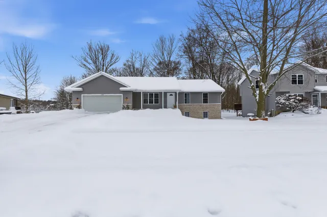 $419,900 | 7124 Pine Grove Street, Allendale, MI 49401