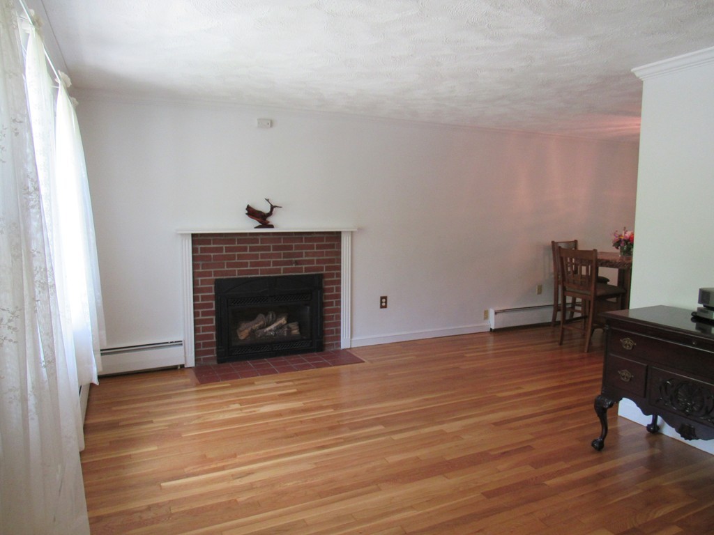 178 Concord Road Chelmsford, MA 01824 - Photo 6 of 27 Gallery Image 6