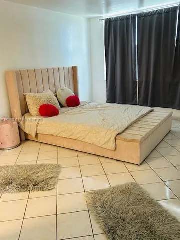 $2,270 | 1865 79th Street Causeway, Unit 5O, Miami Beach, FL 33141