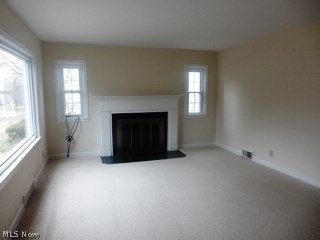 678 Ecton Road Akron, OH 44303 - Photo 2 of 25 Gallery Image 2