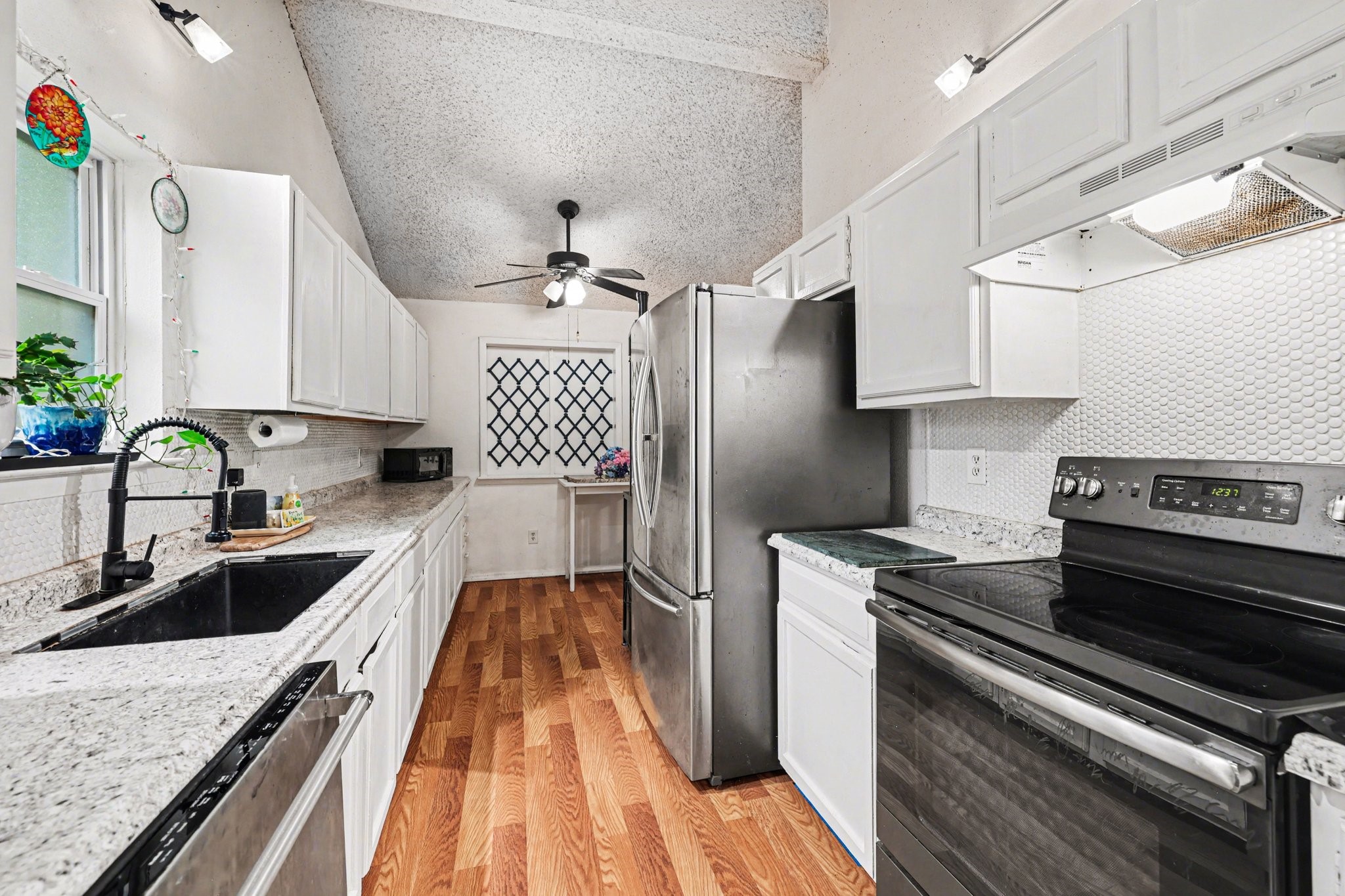 4814 Adonis Drive Spring, TX 77373 - Photo 3 of 10