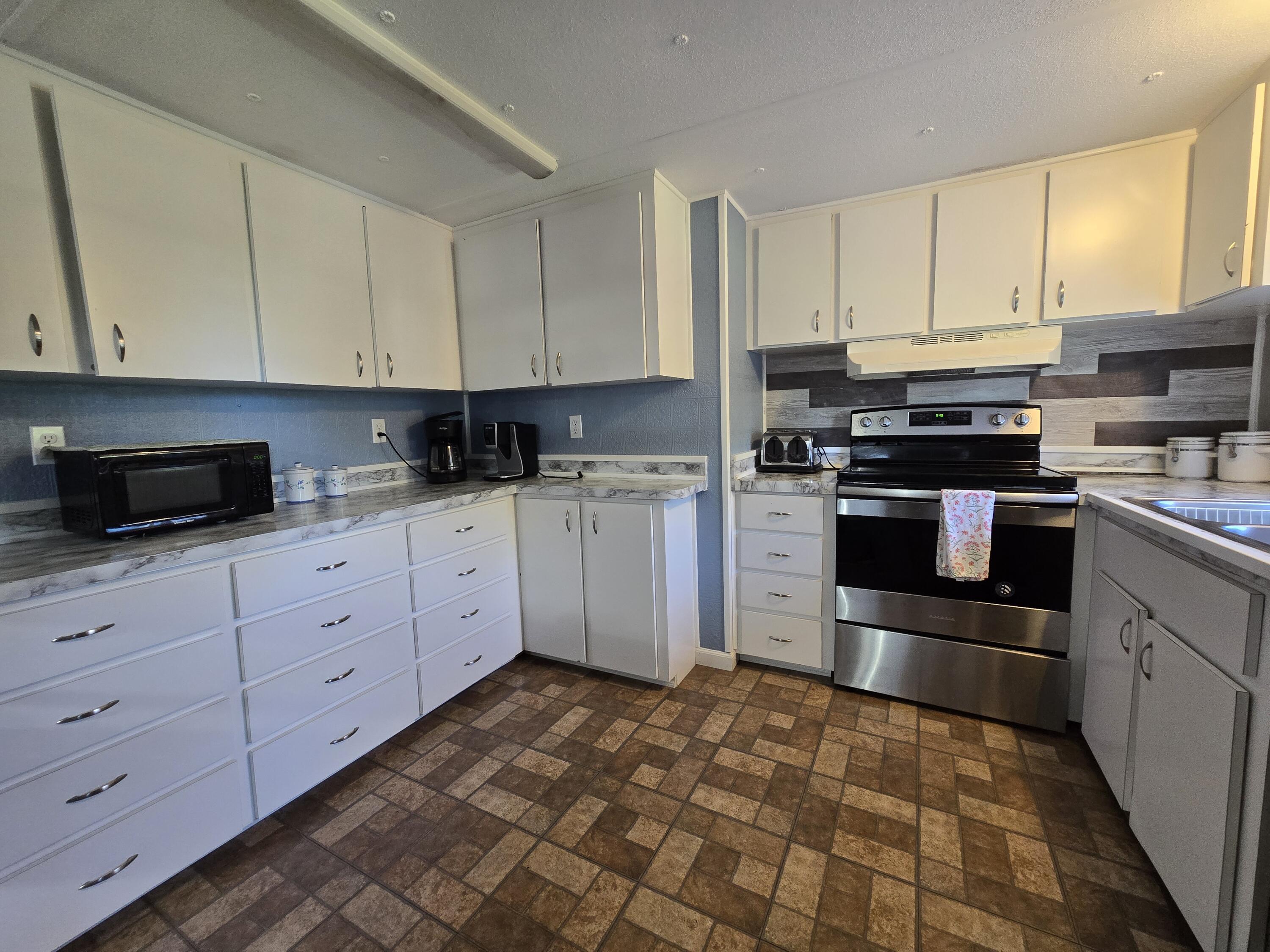 2612 Southeast 29th Street Okeechobee, FL 34974 - Photo 20 of 46 20250925_095611