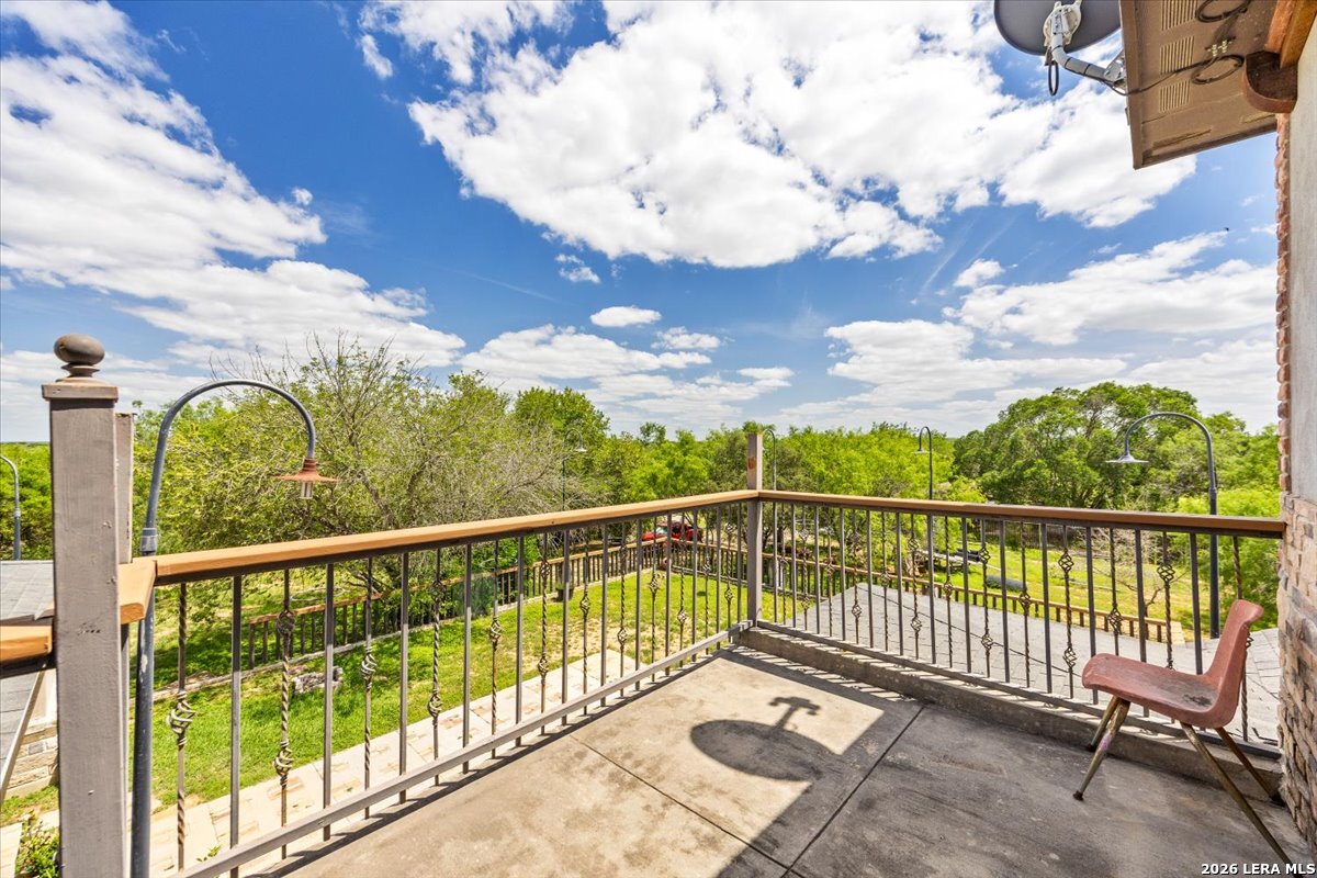 19590 Leal Road San Antonio, TX 78221 - Photo 26 of 42
