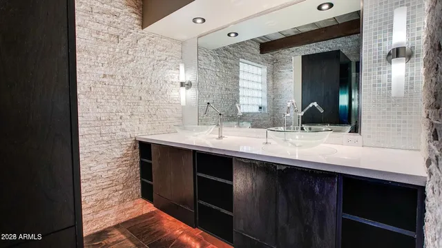 a close view of sink