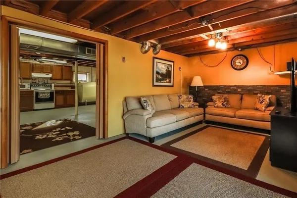 $299,900 | 13305 Lakeview Drive, Carlton, NY 14571