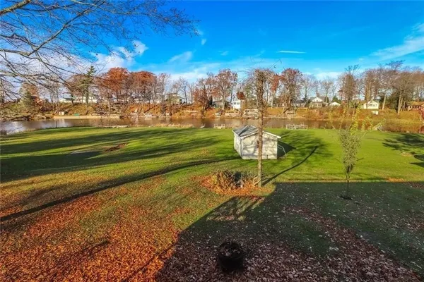 $299,900 | 13305 Lakeview Drive, Carlton, NY 14571