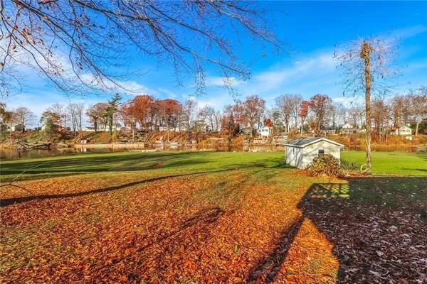 $299,900 | 13305 Lakeview Drive, Carlton, NY 14571