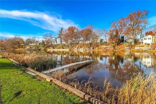 $299,900 | 13305 Lakeview Drive, Carlton, NY 14571