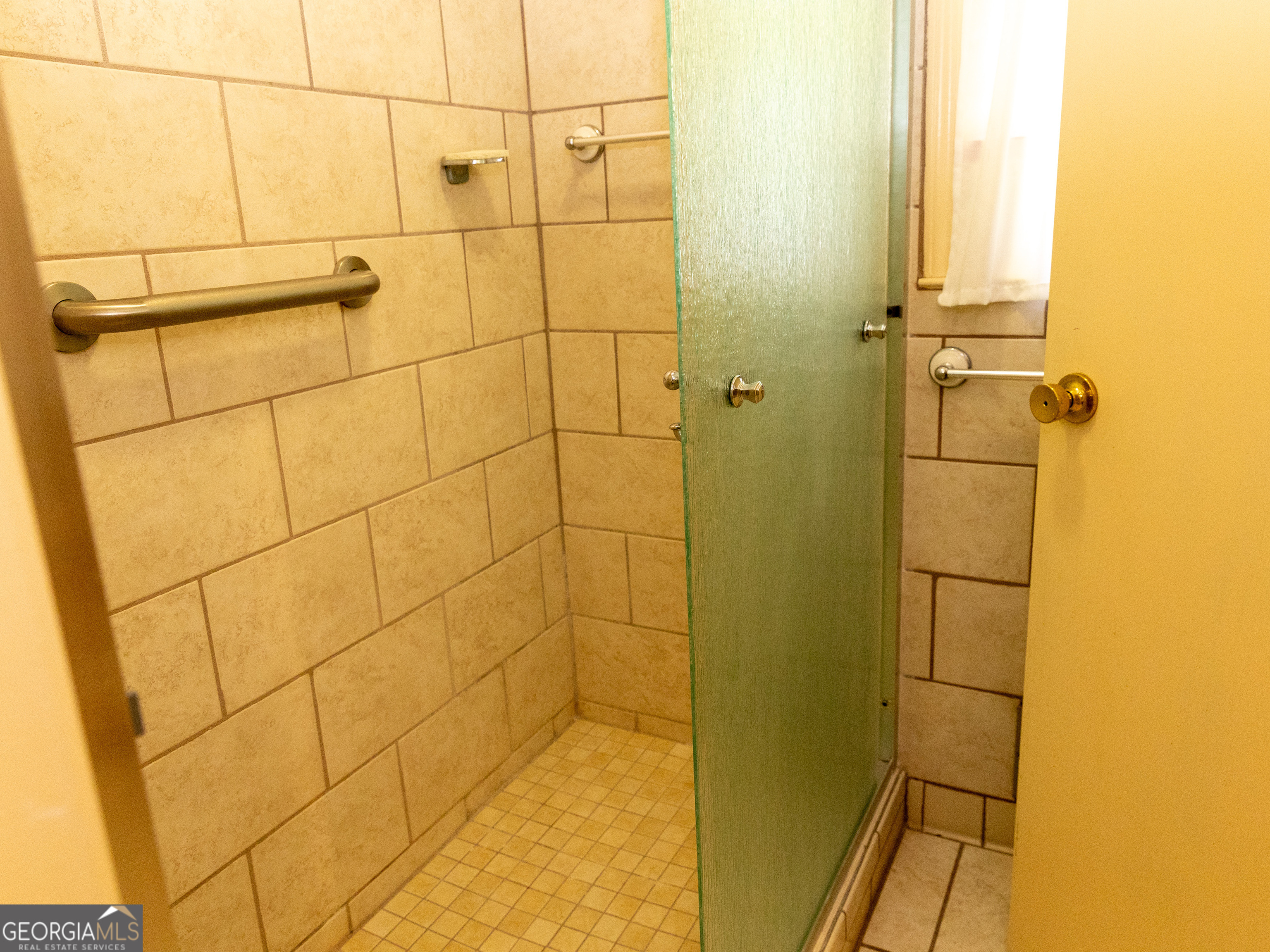 508 Ridgecrest Drive Elberton, GA 30635 - Photo 21 of 29 a bathroom with a shower