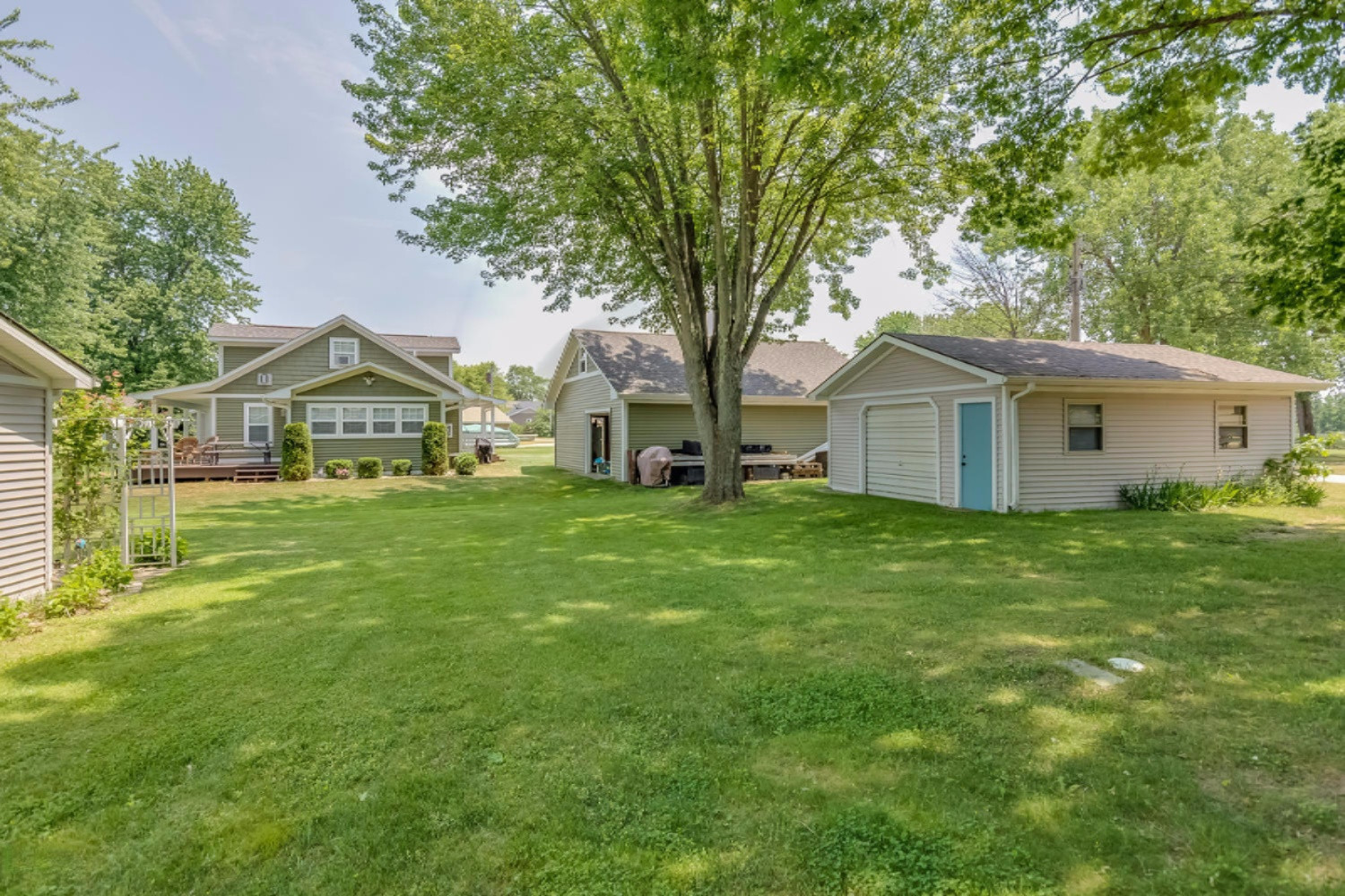 50027 Red Run Road Marcellus, MI 49067 - Photo 28 of 31 Drive-through Garage & Back Lawn