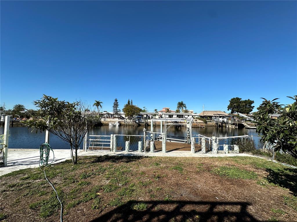 12613 4th Isle Hudson, FL 34667 - Photo 40 of 42 a view of a large building