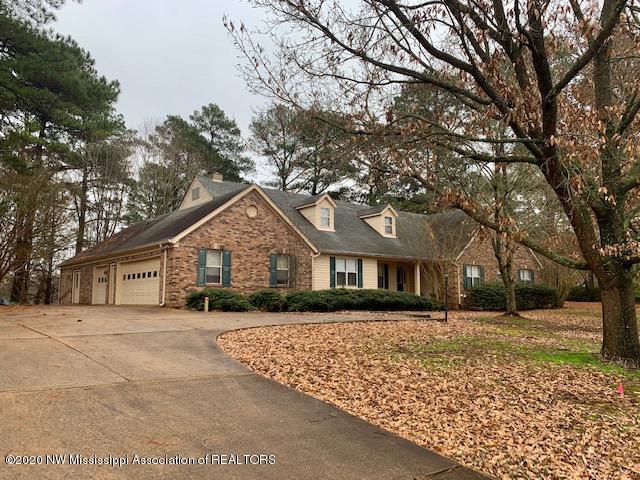 2101 Country Club Road Senatobia, MS 38668 - Photo 1 of 70 IMG_1128