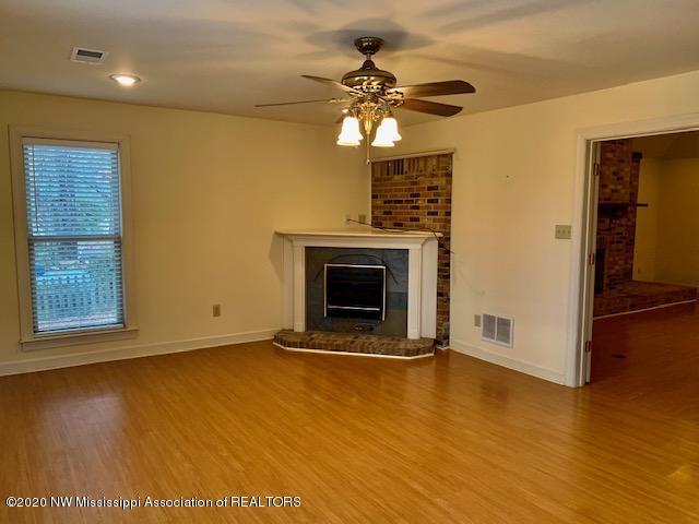 2101 Country Club Road Senatobia, MS 38668 - Photo 13 of 70 IMG_1143