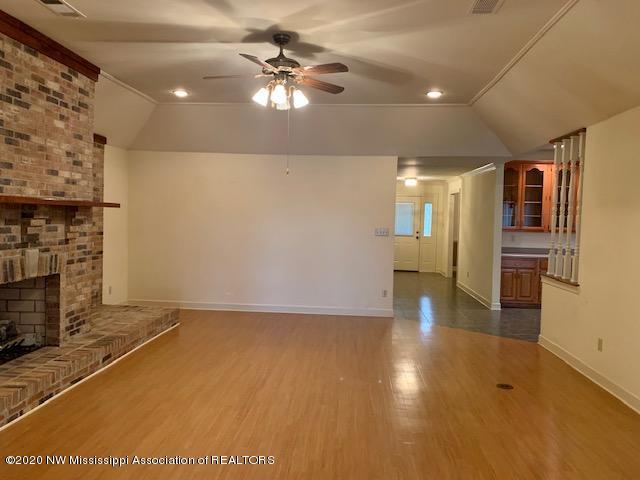 2101 Country Club Road Senatobia, MS 38668 - Photo 15 of 70 IMG_1147