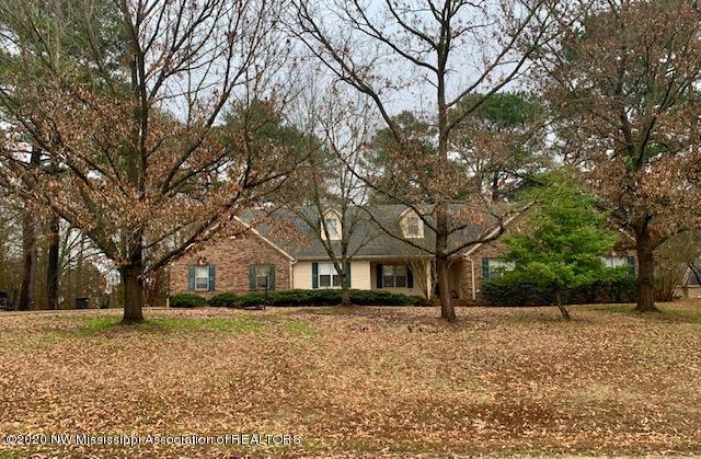 2101 Country Club Road Senatobia, MS 38668 - Photo 2 of 70 IMG_1123
