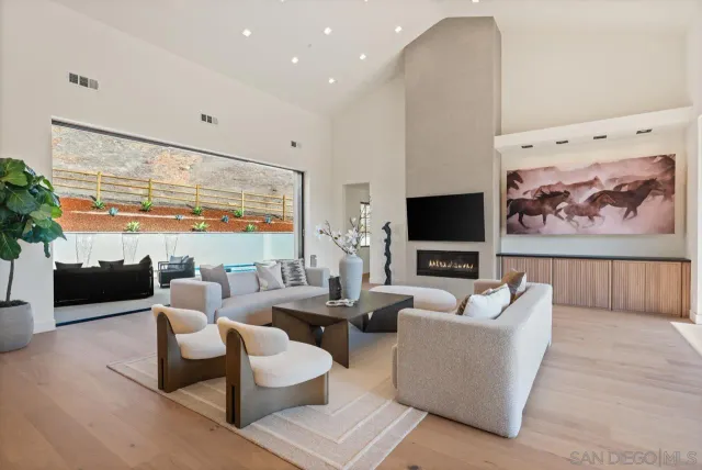 $9,995,000 | 5758 Las Palomas, Rancho Santa Fe, CA 92067