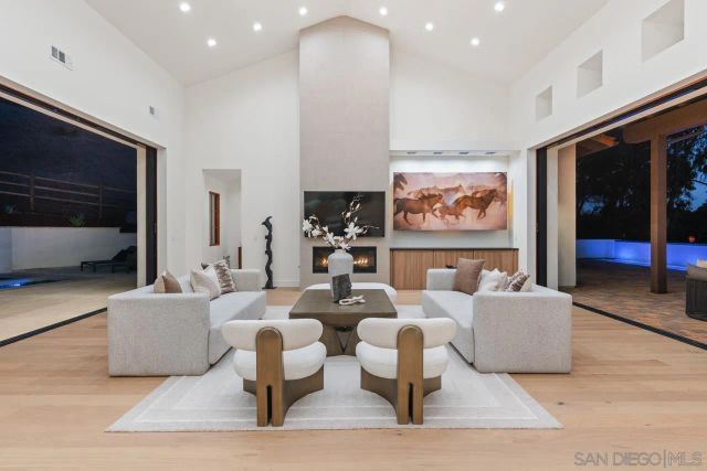 $9,995,000 | 5758 Las Palomas, Rancho Santa Fe, CA 92067