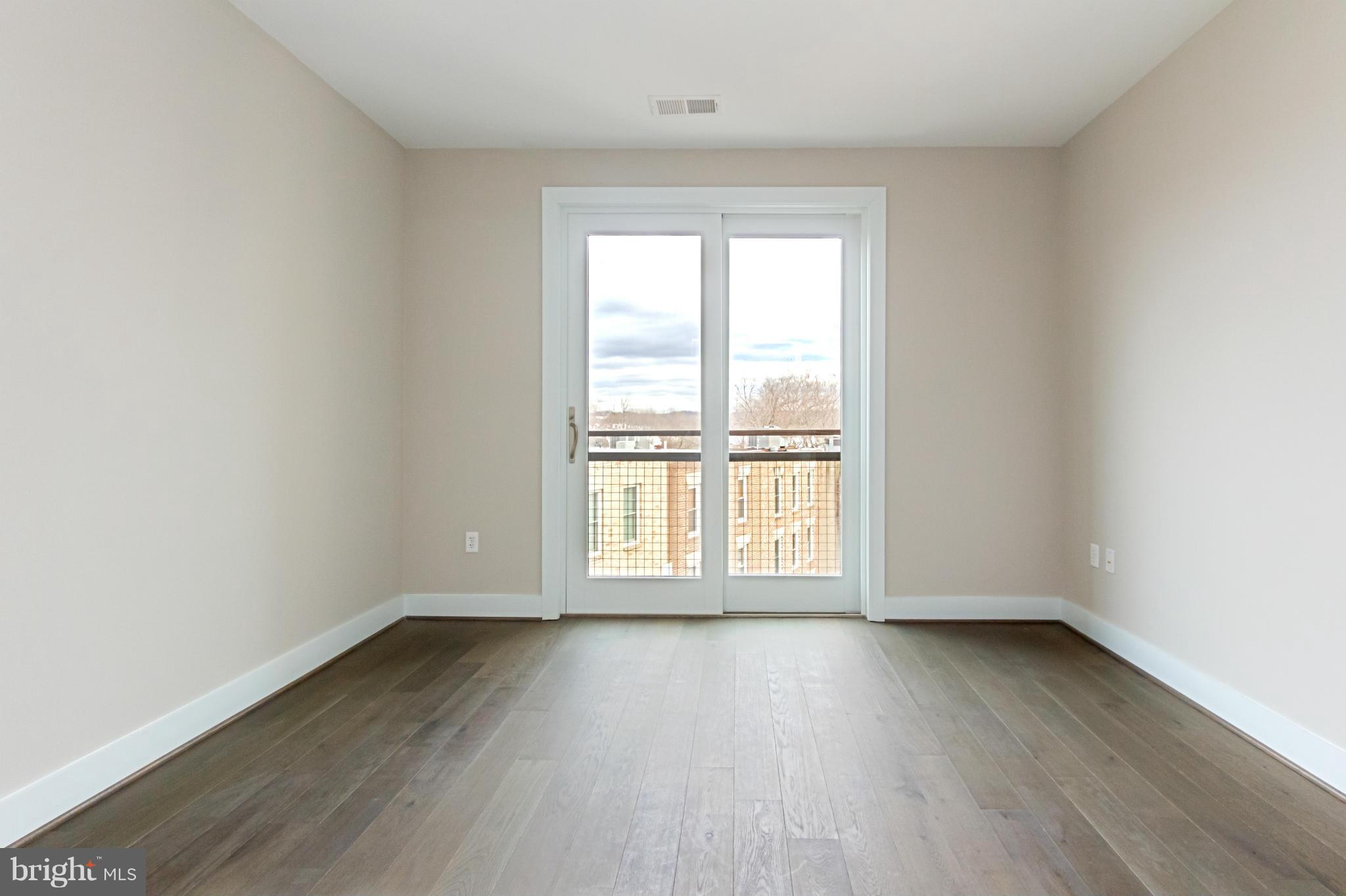 1500 Pennsylvania Ave. Southeast, Unit 304 Washington, DC 20003 - Photo 11 of 19 Living Room