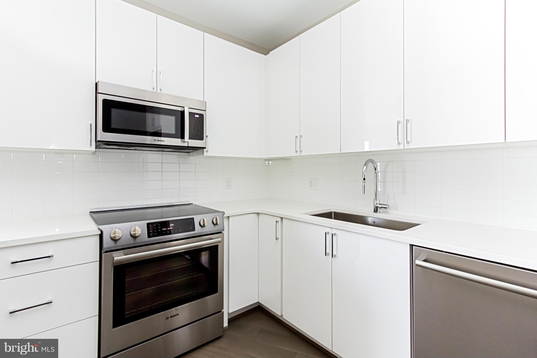 1500 Pennsylvania Ave. Southeast, Unit 304 Washington, DC 20003 - Photo 6 of 19 Kitchen