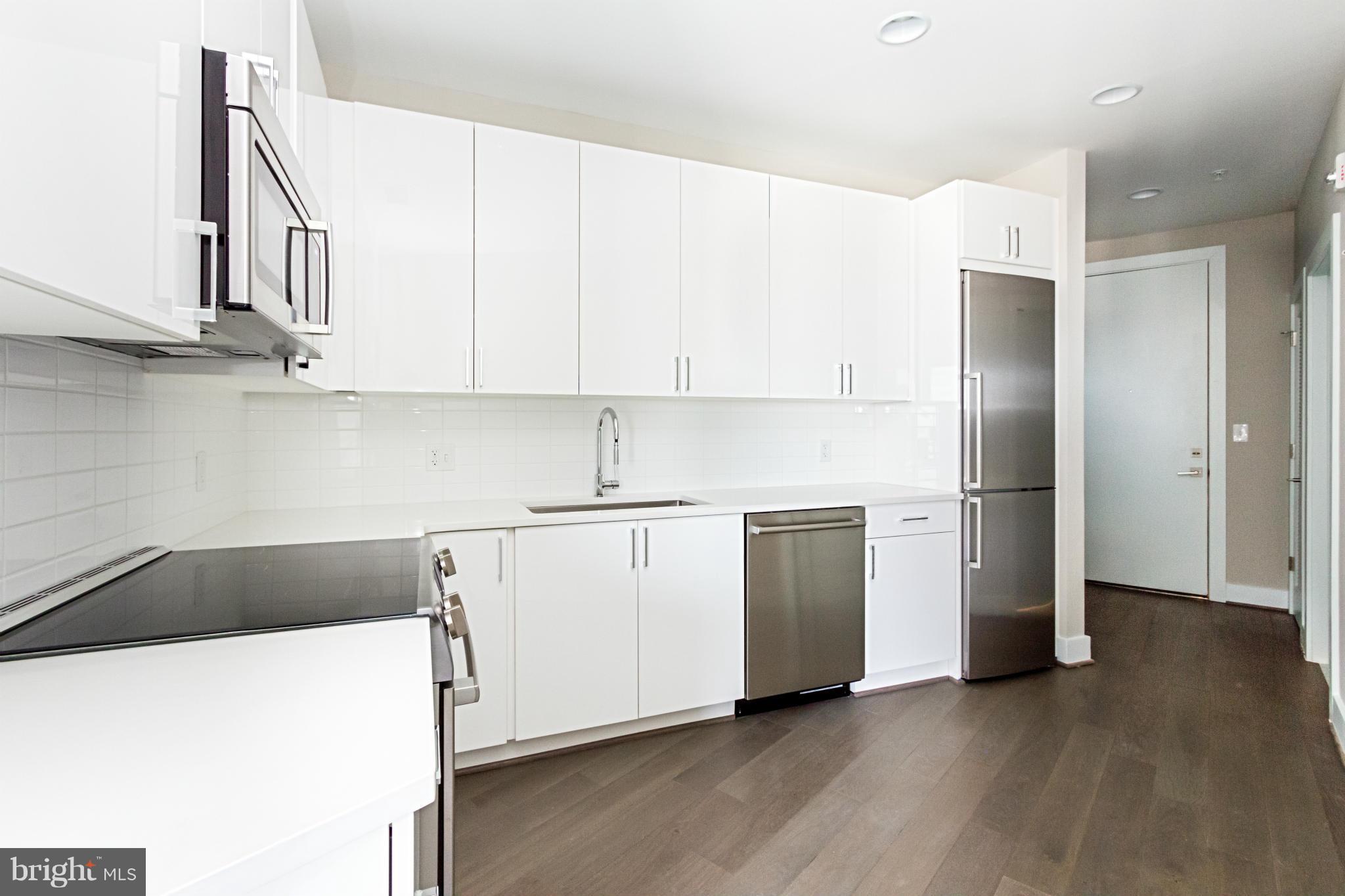 1500 Pennsylvania Ave. Southeast, Unit 304 Washington, DC 20003 - Photo 8 of 19 Kitchen