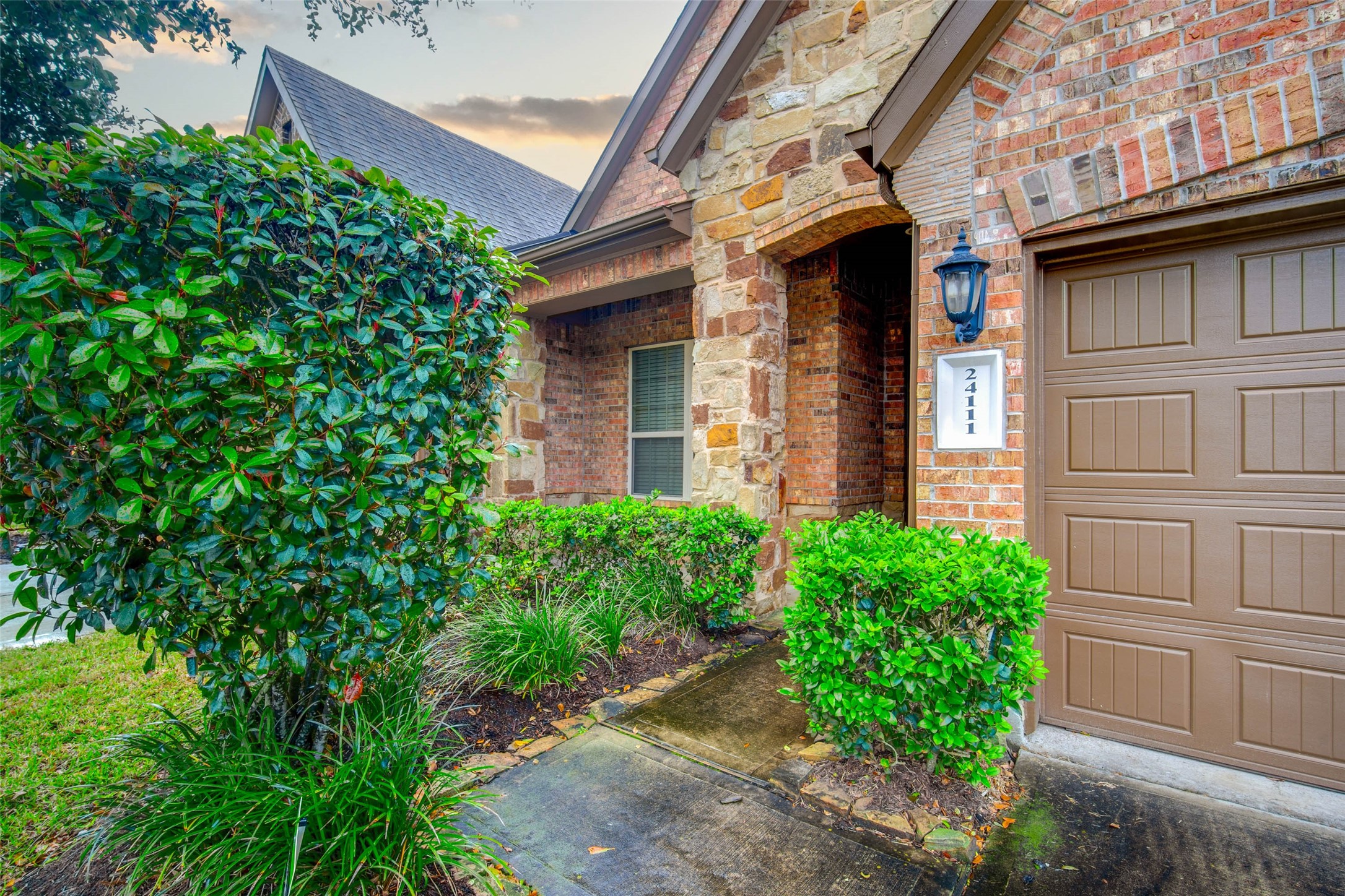 24111 Valencia Ridge Lane Katy, TX 77494 - Photo 4 of 44