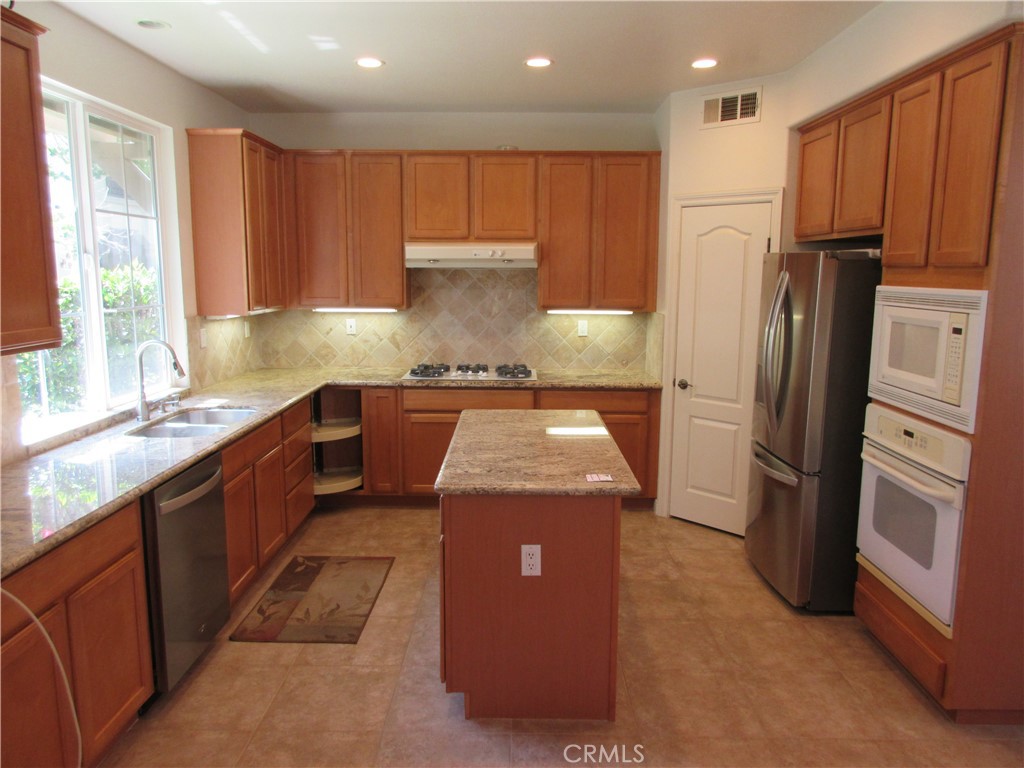 65 Figtree Irvine, CA 92603 - Photo 14 of 59