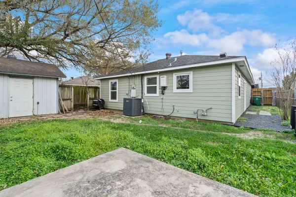 $1,875 | 7511 Magnolia Street, Houston, TX 77023