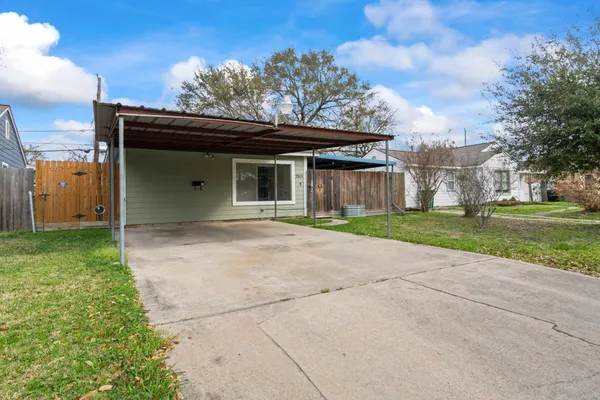 $1,875 | 7511 Magnolia Street, Houston, TX 77023