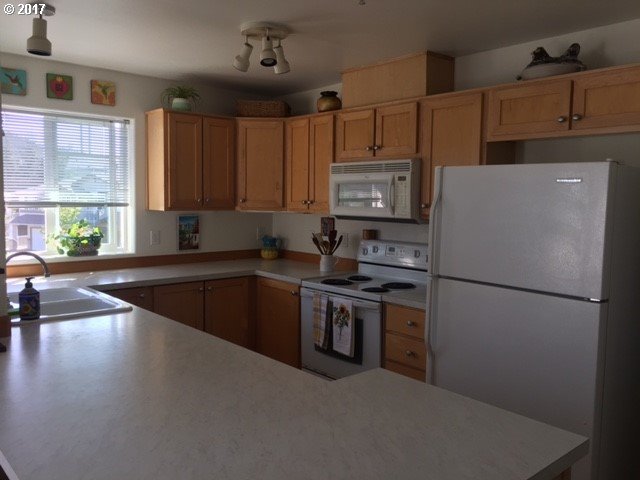 14855 Southwest Sandhill Loop, Unit 202 Beaverton, OR 97007 - Photo 4 of 30 Gallery Image 4