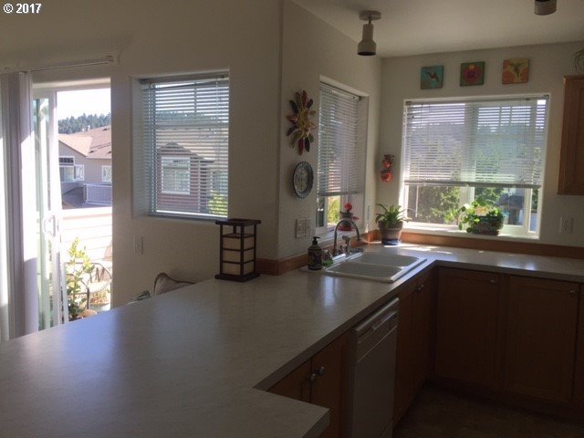 14855 Southwest Sandhill Loop, Unit 202 Beaverton, OR 97007 - Photo 5 of 30 Gallery Image 5