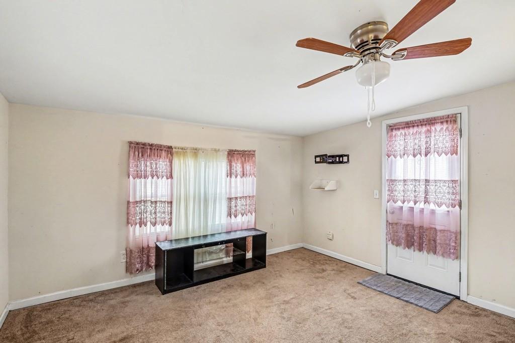 114 Copeland Lane Stockbridge, GA 30281 - Photo 20 of 40 an empty room with windows
