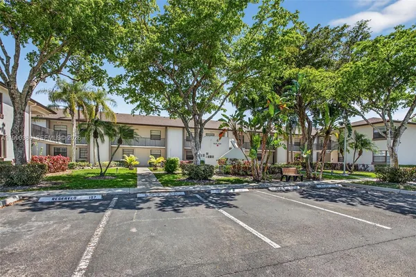 $2,100 | 9670 West McNab Road, Unit 208, Tamarac, FL 33321