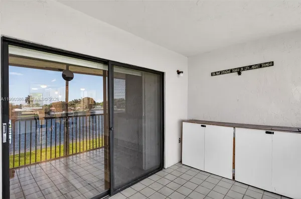 $2,100 | 9670 West McNab Road, Unit 208, Tamarac, FL 33321