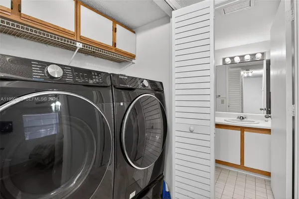 $2,100 | 9670 West McNab Road, Unit 208, Tamarac, FL 33321