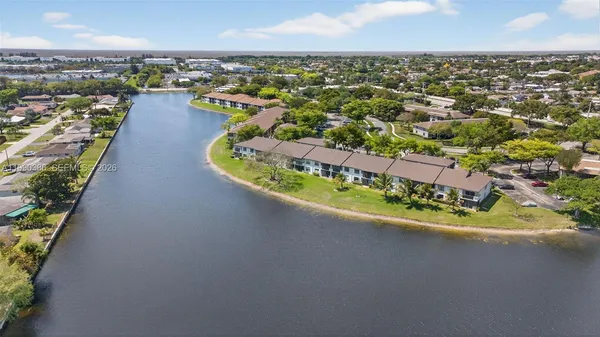 $2,100 | 9670 West McNab Road, Unit 208, Tamarac, FL 33321